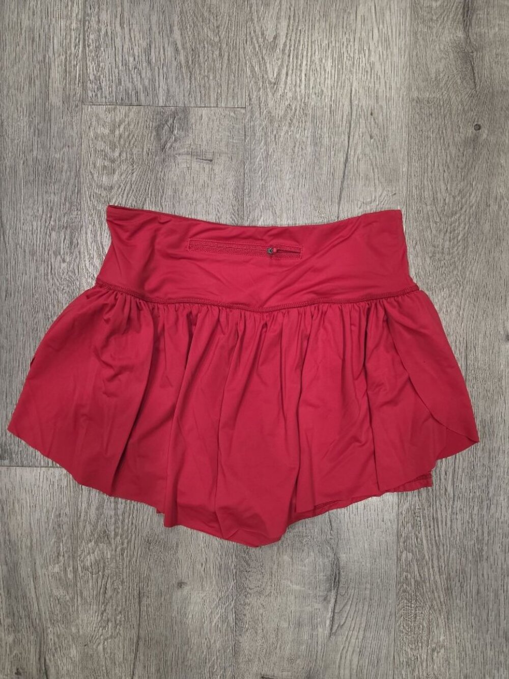 Soothfeel Womens Red High-Waisted Athletic Skirt With Built-In Shorts - Size S